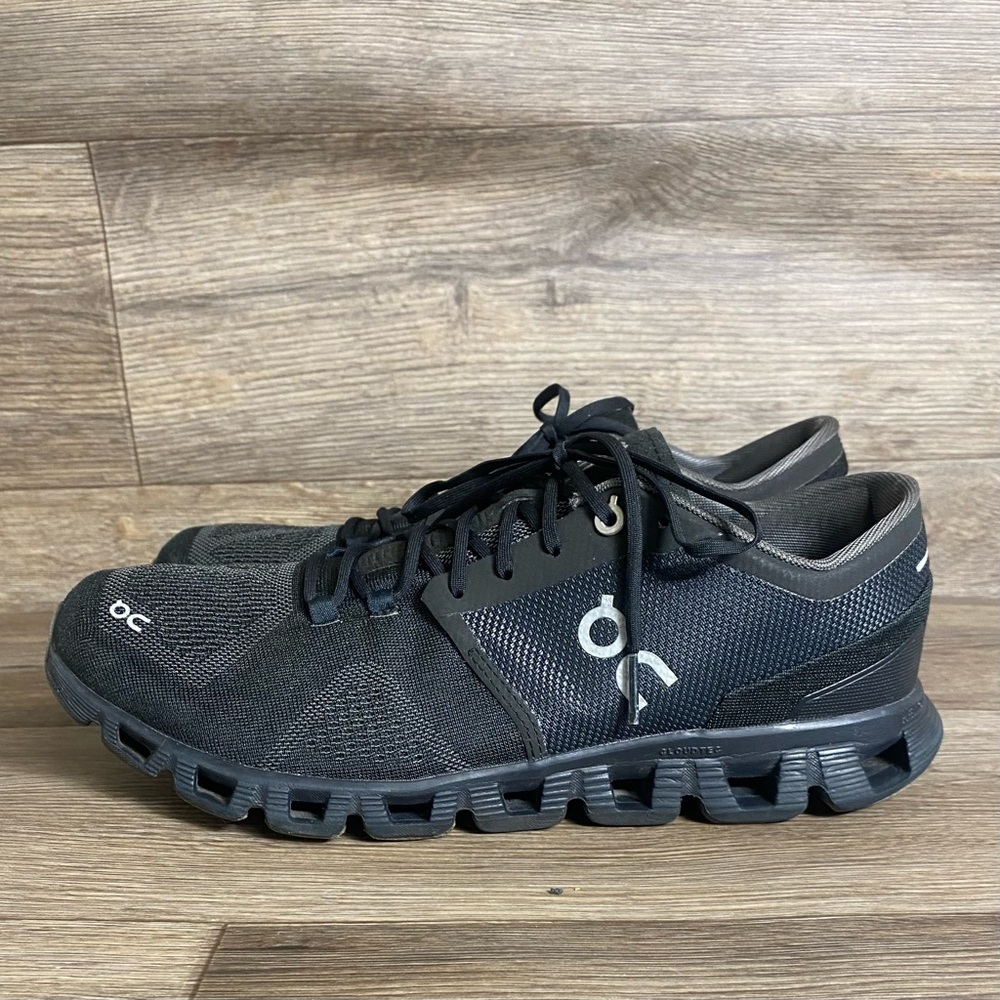 On Running Sneakers Womens 10.5 Cloudflow Black Asphalt Mesh Trainer Lightweight